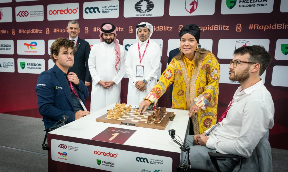 Magnus Carlsen and Zhu Jiner set early pace on day one in Doha