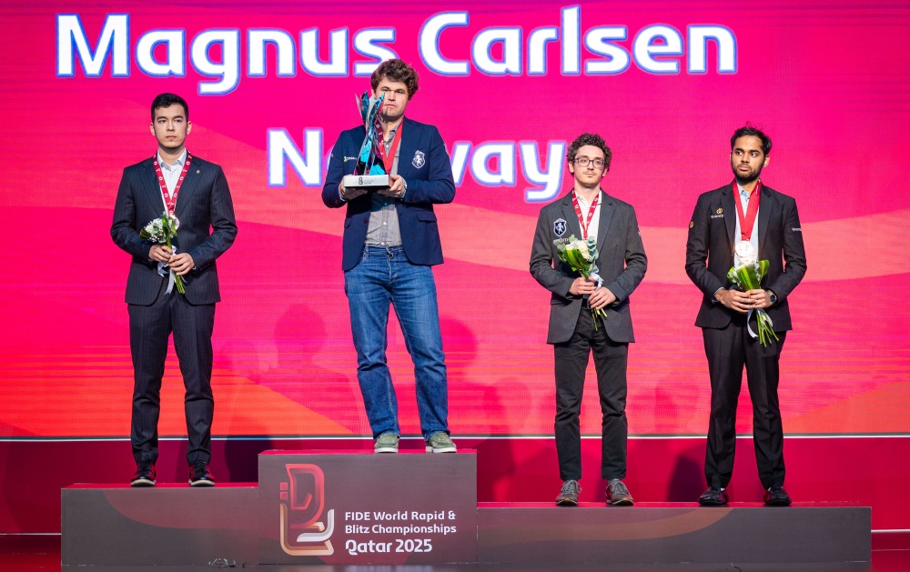 Magnus Carlsen and Bibisara Assaubayeva win World Blitz crowns